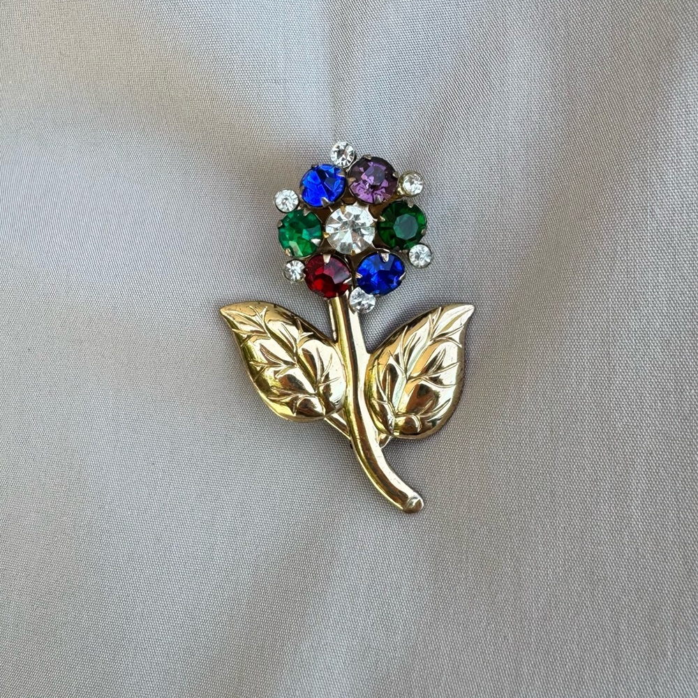 Flower brooch pin, vintage
